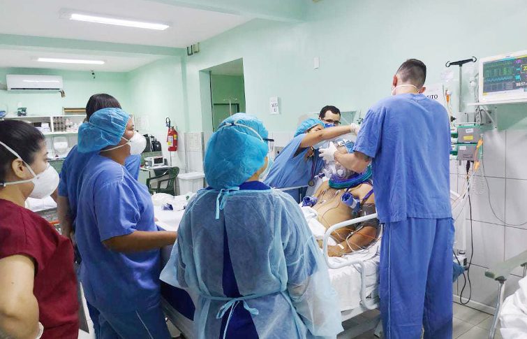 Capacete Elmo auxilia na recuperação de pacientes internados em unidades da rede estadual