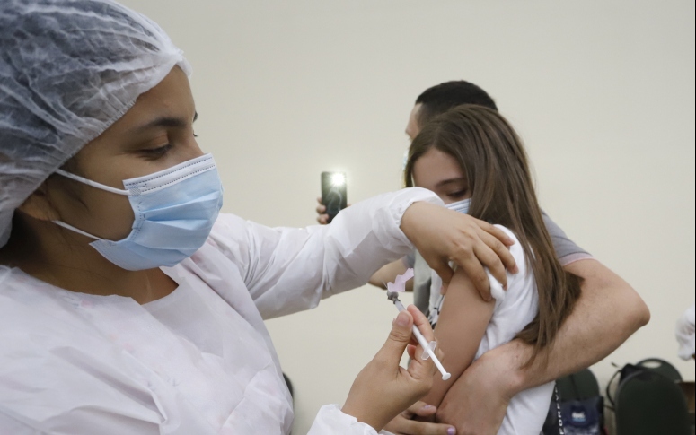 Por que é tão importante vacinar crianças contra a Covid-19?
