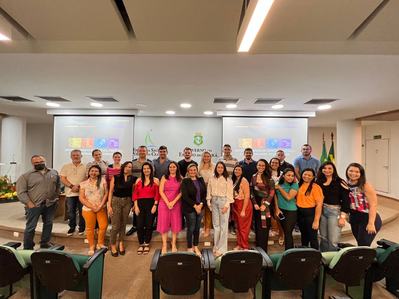 Ortopedistas, fisioterapeutas e terapeutas ocupacionais participam de capacitação em órteses e próteses na ESP/CE