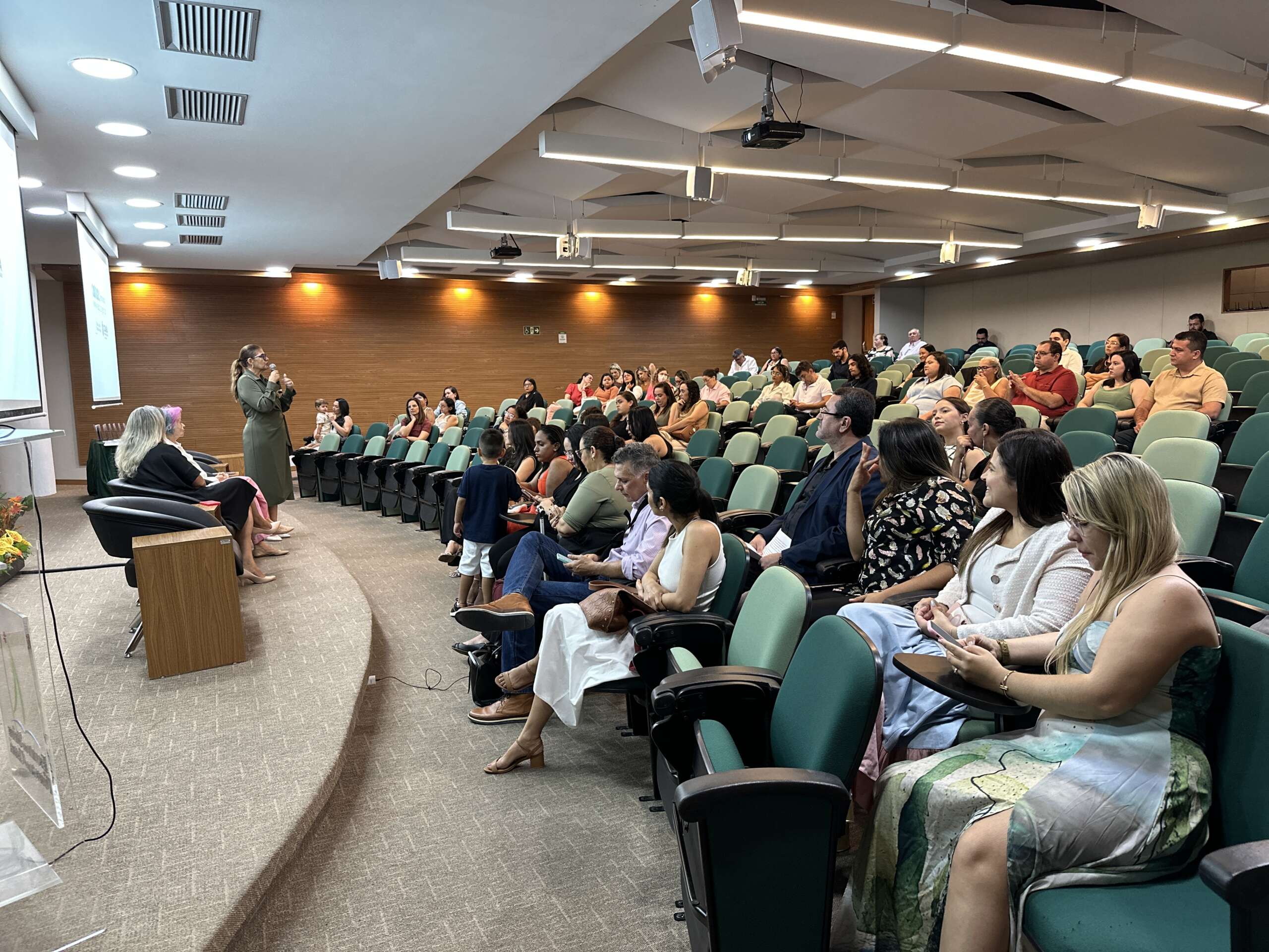 ESP/CE forma primeira turma multiprofissional de especialistas em Atenção Primária à Saúde